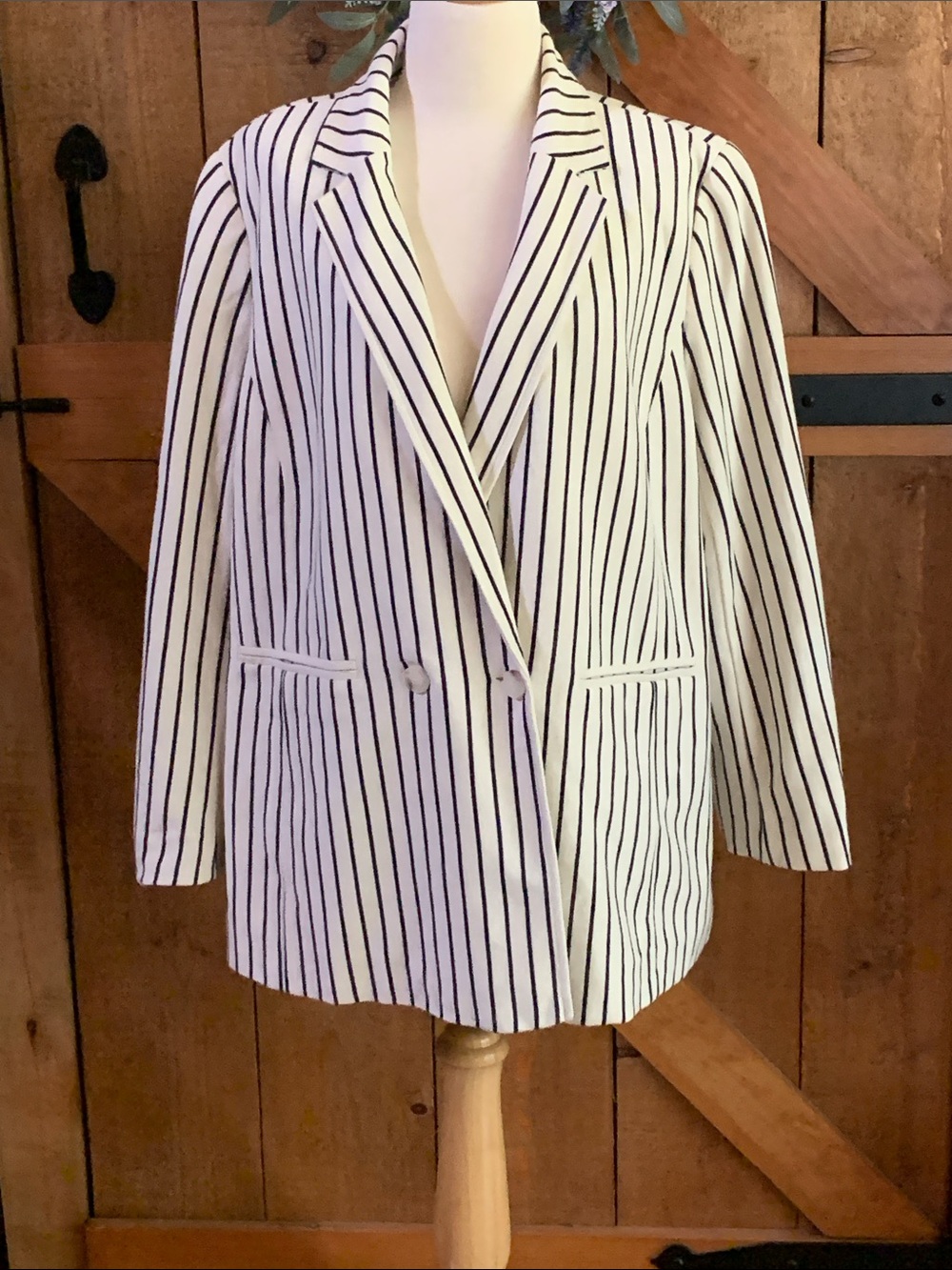 TALBOTS Women’s Striped White and Black Knit Double-Breasted Blazer Size 16W